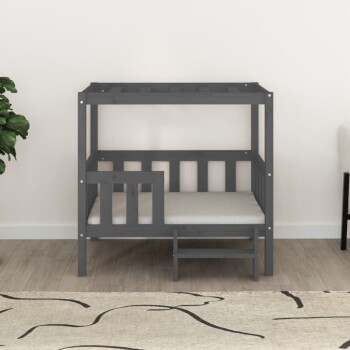 Grau lackiertes Haustierstockbett mit einem unteren Schlafbereich und einer Leiter, vor einer hellen Wand und einer Pflanze im Hintergrund.