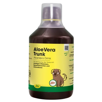 Eine Flasche cdVet Aloe Vera Trunk Getränk mit einem grünen und gelben Etikett, das "100% Natur" und frische Aloe Vera Blätter zeigt.