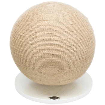 Eine natürliche Sisal-Kratzkugel, die auf einer weißen Holzbasis montiert ist, entworfen für Katzen zum Kratzen und Spielen.