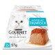 Verpackung von Purina Gourmet Revelations Katzenfutter mit einer flauschigen weißen Katze, mit dem Text "Mousse mit Thunfisch" und zwei 57g Portionen.
