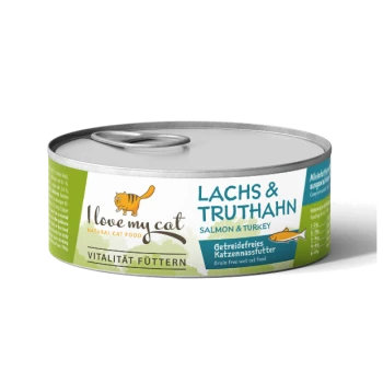 Dosenkatzenfutter, das "Ich liebe meine Katze" beschriftet ist und Lachs und Truthahn enthält, mit dem Hinweis, dass es sich um getreidefreies Nassfutter für Katzen handelt.
