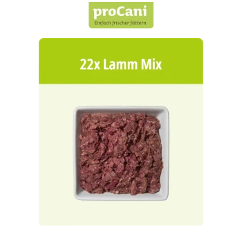 Verpacktes Hundefutter mit der Bezeichnung "proCani Lamm-Mix" und einem Foto eines Schafes, mit einem grünen Landschaftshintergrund und einem "22x"-Abzeichen.