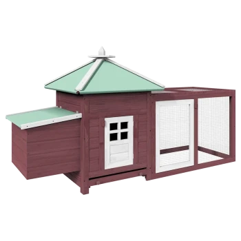 Holzhaustierhaus mit grünem Dach, mit einer kleinen Tür und einem angeschlossenen Außenbereich mit Drahtgeflecht.