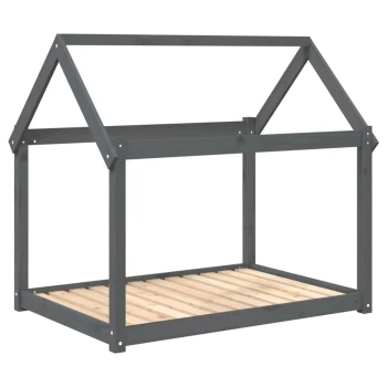 Ein grauer Holzrahmen für ein Haustierhaus mit schrägem Dach und slatted Holzuntergrund, entworfen für kleine Tiere.