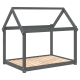 Ein grauer Holzrahmen für ein Haustierhaus mit schrägem Dach und slatted Holzuntergrund, entworfen für kleine Tiere.