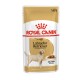 Royal Canin Labrador Retriever Hundefutterbeutel, 140g, gekennzeichnet für Erwachsene über 15 Monate, mit einem Bild eines gelben Labradors und dem Text "Ideales Gewicht".