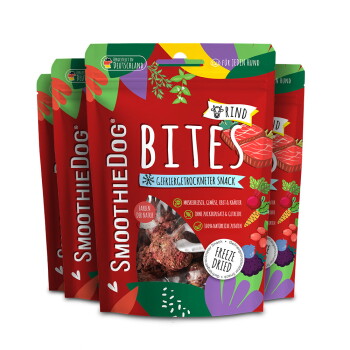 Rote SmoothieDog 'BITES' gefriergetrocknete Hundesnack-Beutel (Rind) mit Fleischstücken, Gemüse und 'Freeze Dried'-Aufschrift