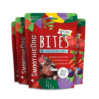 Rote SmoothieDog 'BITES' gefriergetrocknete Hundesnack-Beutel (Rind) mit Fleischstücken, Gemüse und 'Freeze Dried'-Aufschrift