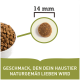 Tierfutter-Kibble in einer Schüssel mit einer Nahaufnahme eines einzelnen Stücks von 14 mm, der Text lautet: "Geschmack, den dein Haustier naturgemäß lieben wird."