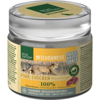 WILDERNESS Gefriergetrocknete Hühnerherzen 6x25 g Real Nature Wilderness gefriergetrocknete Snackdose mit "Pure Chicken" und einer Katze auf dem Etikett, die "100% Hühnerherzen" angibt.