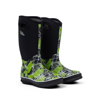 Grüne und schwarze gemusterte Gummistiefel mit einem Logo, das "Two Tracks" liest, mit Griffen für einfaches Anziehen.