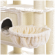 Ein weicher, cremefarbener Katzenbaum mit einer gemütlichen Hängematte und einem kleinen Versteck mit plüschigem Innenraum, entworfen für den Komfort von Katzen.