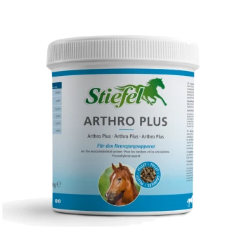 Behälter von Stiefel Arthro Plus, einem Gelenkpräparat für Pferde, mit dem Gesicht eines Pferdes, grünlippigen Muscheln und Teufelskralle.