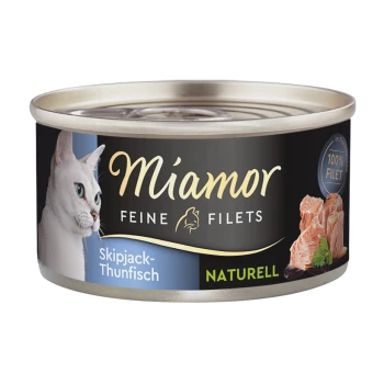 Dosen-Hundefutter mit der Aufschrift 'Miamor Feine Filets', das Skipjack-Thunfisch enthält, mit dem Gesicht einer weißen Katze auf dem Etikett und dem Text '100% Filet.'