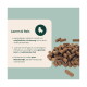 Futterpellets neben einer türkisfarbenen Karte mit der Aufschrift 'Lamm & Reis', Schaf-Logo und Hinweis auf hypoallergen, Lachsöl und Leinsamen.