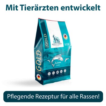 Premium Hundefutterbeutel mit der Aufschrift "Gold" und Lachs-Geschmack, mit einem malerischen Design und "Vom Tierarzt empfohlen."