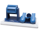 Jouet d'activité pour chien bleu avec un tambour roulant et deux compartiments à friandises sur une base blanche, étiqueté "Activité CHIEN."