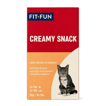 FIT+FUN Creamy Snack Box, rot/orange, „mit Huhn & Lachs“, Foto einer sitzenden getigerten Katze, 90 g = 6x15 g.