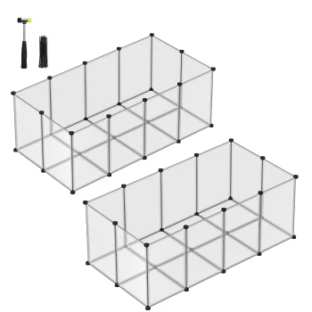 Transparente Tier-Spielzone mit schwarzen Verbindern, mit zwei separaten Gehegen, begleitet von einem Hammer und Kabelbindern.