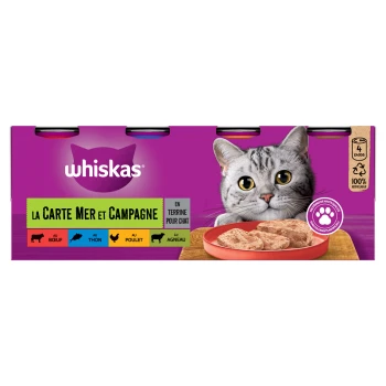 L'emballage de nourriture pour chats Whiskas montre le visage d'un chat gris et un bol de terrine, étiqueté "la Carte Mer et Campagne" avec du bœuf, du thon, du poulet et de l'agneau.