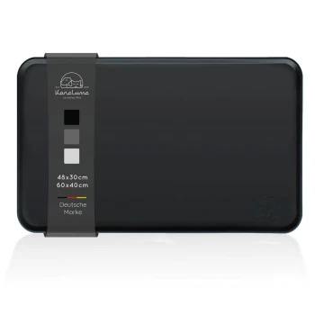 Schwarze Haustiermatte mit einem Etikett, das Größen (48x30cm, 60x40cm) und Farben (schwarz, grau, weiß) zeigt, mit dem Markenlogo 'KaraLuna'.