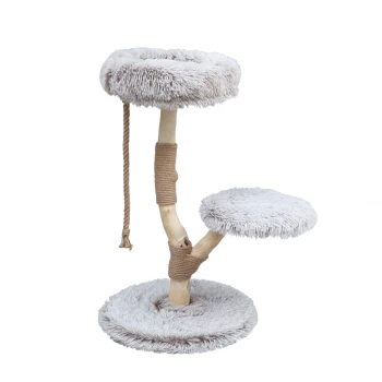 Kratzbaum Kian Ein beige- und cremefarbener Kratzbaum für Katzen mit zwei plüschigen Plattformen und einem Sisal-Seil zum Kratzen, entworfen für das Spielen und Ausruhen von Katzen.