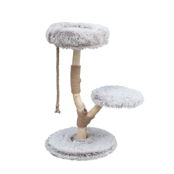 Un arbre à chat beige et crème avec deux plateformes en peluche et une corde en sisal pour gratter, conçu pour le jeu et le repos félin.