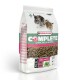 Un sac de nourriture complète Versele-Laga pour chinchilla et degu avec un chinchilla et un degu, présentant "ALL IN 1" et "HERBS + TIMOTHY."