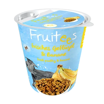 Tasse mit Haustierfutter mit der Aufschrift 'Fruit ees frisches Geflügel & Banane', mit frischem Geflügel und Banane, und einer Hundillustration an der Seite.
