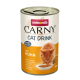 Canette de boisson pour chat Animonda Carny, présentant un chat buvant dans un bol, étiquetée "avec du poulet" et "sans lait", 140ml.
