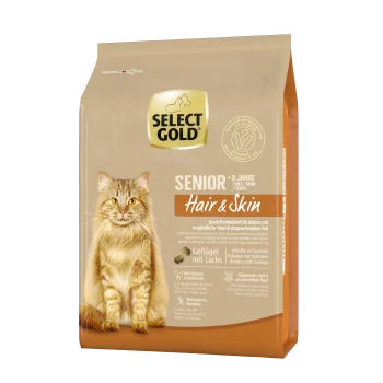 Select Gold Senior Hair & Skin Katzenfutterbeutel mit einer flauschigen orangefarbenen Katze. Der Text hebt "Senior +9 Jahre" und "Geflügel mit Lachs" hervor.