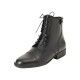 Schwarze Leder-Ankle Boots mit runder Zehenform, Schnürung vorne und kleinem Logo an der Seite.