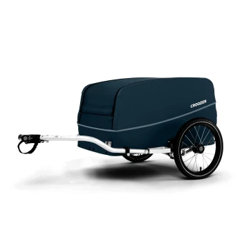 Ein dunkelblauer Haustieranhänger mit einem stabilen weißen Rahmen und zwei schwarzen Rädern, mit dem Markennamen "CROOZER" an der Seite.