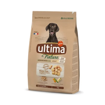 Sac de nourriture pour chiens étiqueté "Ultima Nature" pour chiens adultes de taille moyenne à grande, avec du poulet frais, taille de 3 kg, emballage recyclable.