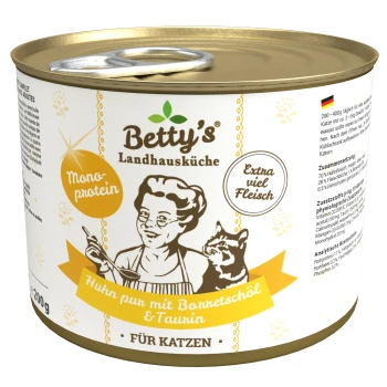 Hühnchen Pur 6x200 g Dosenfutter für Katzen mit der Aufschrift "Betty's Landhausküche", das eine Frau beim Kochen und eine Katze zeigt. Der Text hebt "Mono-Protein" und "Extra viel Fleisch" hervor.