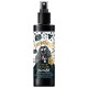 Schwarze Sprühflasche mit der Aufschrift 'Bugalugs One in a Million Cologne', mit einem Cartoonhund und Symbolen. Der Text hebt vegane und tierversuchsfreie Ansprüche hervor.