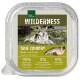 Opakowanie mokrej karmy dla zwierząt z wilkiem, oznaczone "WILDERNESS SENIOR," zawierające 95% kurczaka i łososia, 5% owoców i warzyw, bez zbóż.