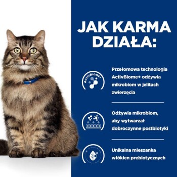 Brązowy pręgowany kot z niebieską obrożą obok niebieskiego panelu 'JAK KARMA DZIAŁA:' wspominającego ActivBiome+ i prebiotyki.