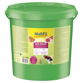 Grüner Eimer mit MultiFit Koi-Sticks Fischfutter mit Bildern von Koi-Fischen und Text, der langanhaltende Auftrieb und brillante Farben hervorhebt.