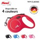 Laisse rétractable rouge pour chien étiquetée 'NOUVEAU CLASSIQUE' avec 'Disponible en 4 couleurs', aux côtés d'options noires, bleues et roses.