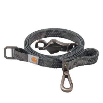 Grauem Haustiergeschirr mit einem stabilen Metallclip und einem Carhartt-Logo-Tag, ordentlich auf einem weißen Hintergrund aufgewickelt.