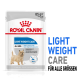 Royal Canin Light Weight Care Hundefutterbeutel, 85 g, mit einer Hundillustration und Text in mehreren Sprachen über Gewichtsmanagement für alle Größen.