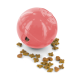 Ein pinkfarbenes interaktives Haustierspielzeug in Form eines Balls mit Löchern, umgeben von verstreutem Haustierfutter in Form kleiner Knochen.