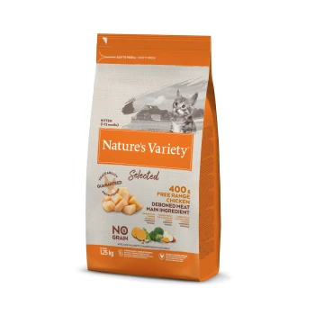 Nature's Variety Kittenfutterbeutel (1,25 kg) mit Katzenbild, das "400 g Freilandhuhn" und "Kein Getreide" hervorhebt.