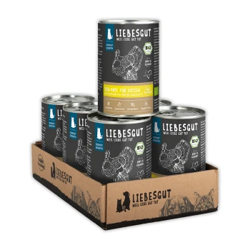 Sechs LIEBESGUT Bio-Katzenfutterdosen mit Aufschrift 'BIO-PUTE FÜR KATZEN' in einer Marken-Pappschale