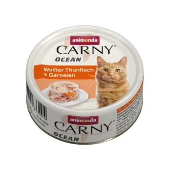 Blik kattenvoer gelabeld "Animonda Carny Ocean" met witte tonijn en garnalen, met een afbeelding van het voedsel en een kattengezicht.