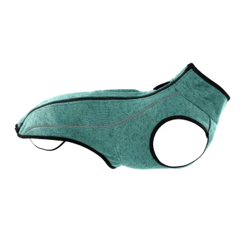 Eine Seitenansicht eines türkisfarbenen Hundegeschirrs mit schwarzem Rand, das ein schlankes Design und eine reflektierende Naht aufweist.