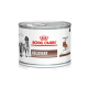 Royal Canin Recovery veterinär Dosenfutter für Hunde, mit einem weißen Etikett mit einem Kronenlogo und Bildern eines Hundes und einer Katze.