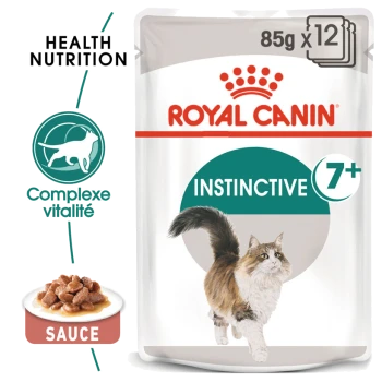 Pochette de nourriture pour chats Royal Canin Instinctive 7+ avec un chat courant, "Nutrition Santé," "Complexe vitalité," et croquettes couvertes de sauce.