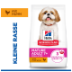 Hill's Science Plan Hundefutterbeutel mit kleinem Hund; sichtbare Texte: "Mature Adult 7+ Small & Mini", "with Chicken", "3 Essential Benefits".